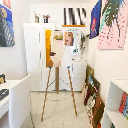 Antonia - Artistic Loft Close To The Center * בארי